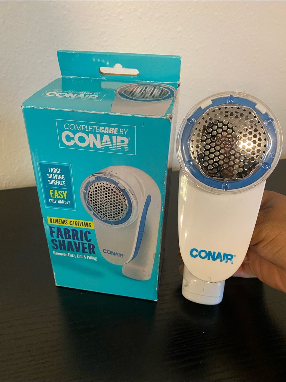 Conair White & Blue Fabric Shaver - CompleteCare